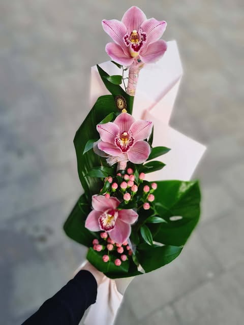 3 fej orchidea csokor